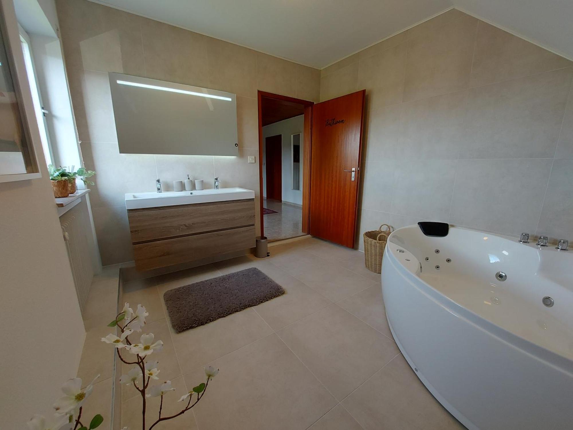 Ferienhaus Hescheld With Private Jacuzzi Hellenthal Zewnętrze zdjęcie