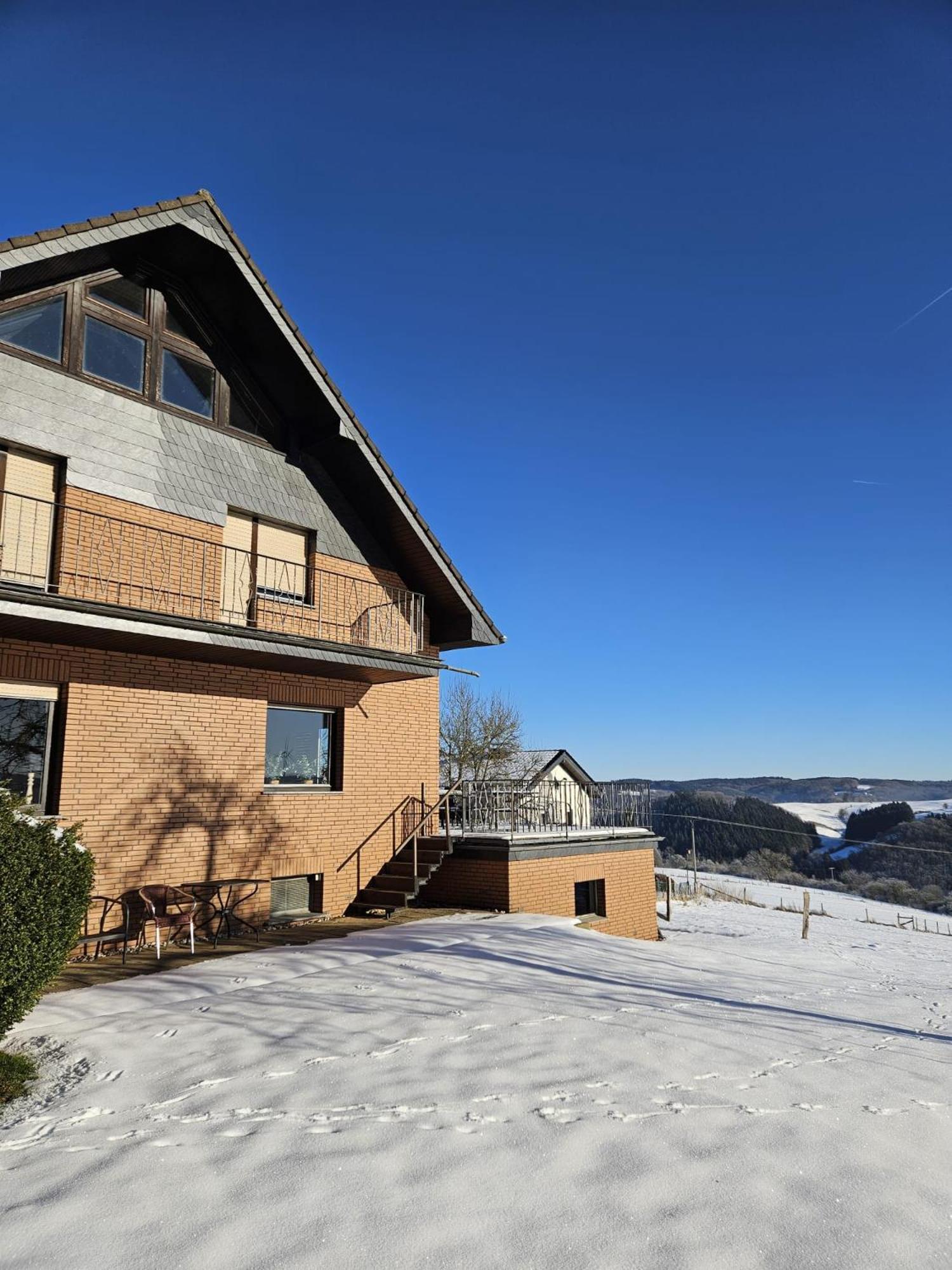 Ferienhaus Hescheld With Private Jacuzzi Hellenthal Zewnętrze zdjęcie