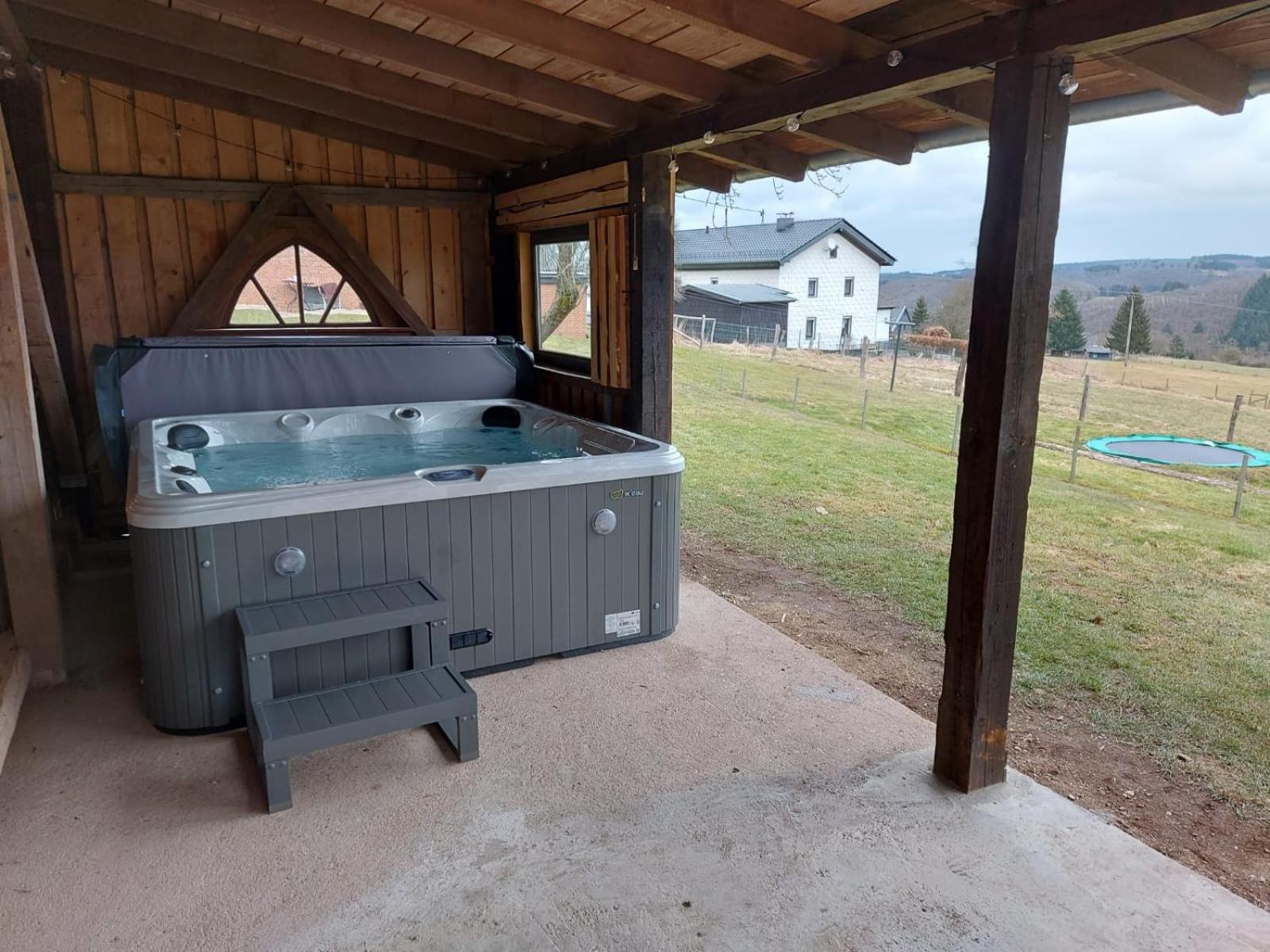 Ferienhaus Hescheld With Private Jacuzzi Hellenthal Zewnętrze zdjęcie