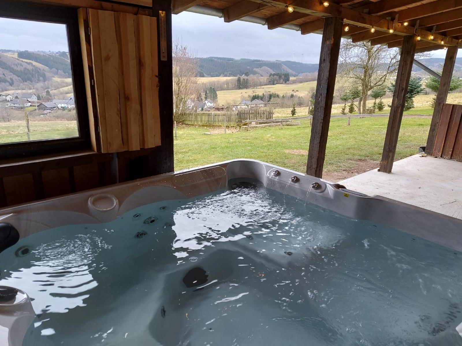 Ferienhaus Hescheld With Private Jacuzzi Hellenthal Zewnętrze zdjęcie