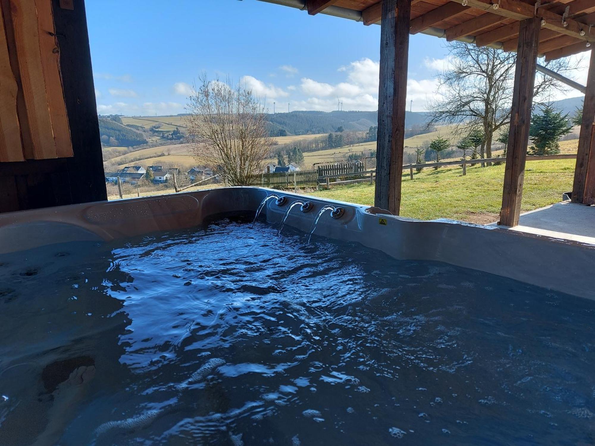 Ferienhaus Hescheld With Private Jacuzzi Hellenthal Zewnętrze zdjęcie
